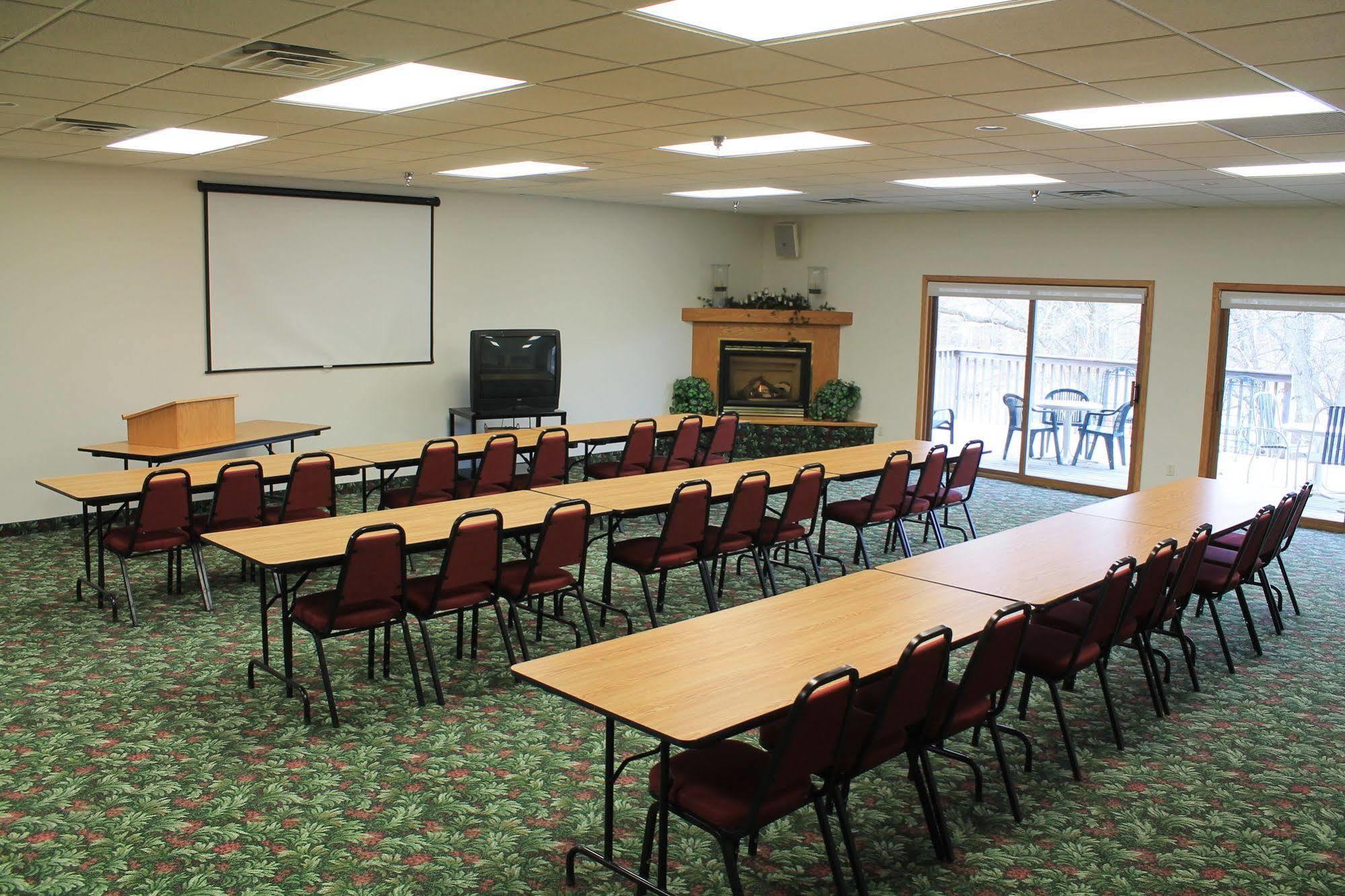 Isle Mcquoid'S Inn And Event Center المظهر الخارجي الصورة